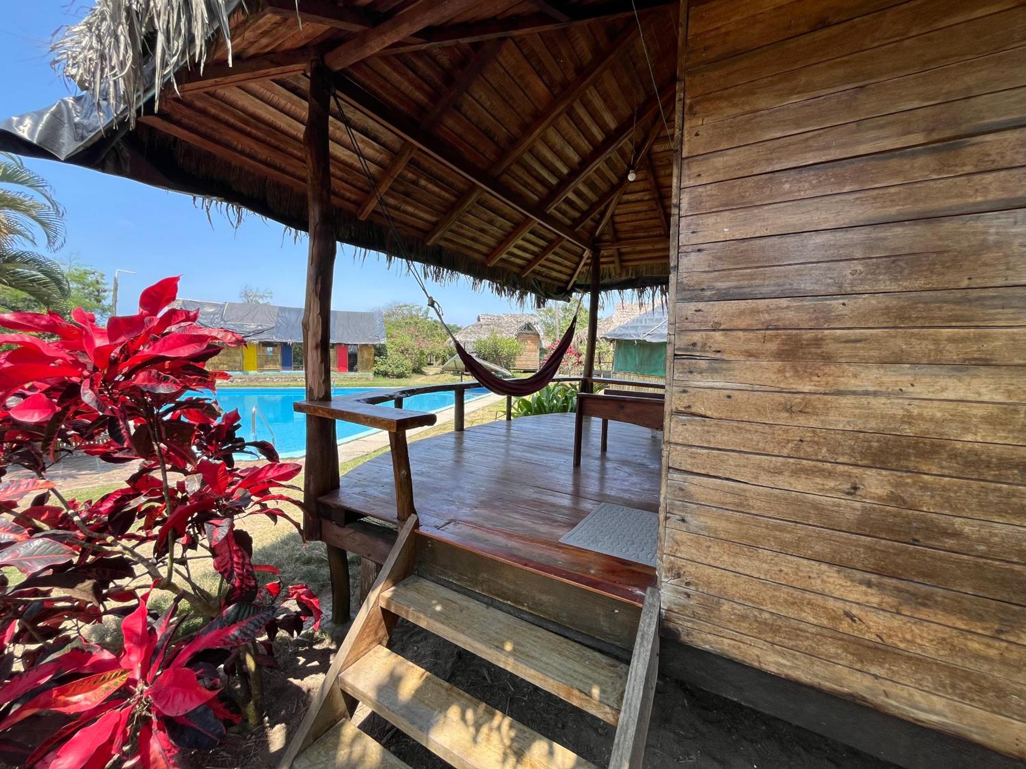 Kamala Surf & Backpacker Hostel Montañita 外观 照片